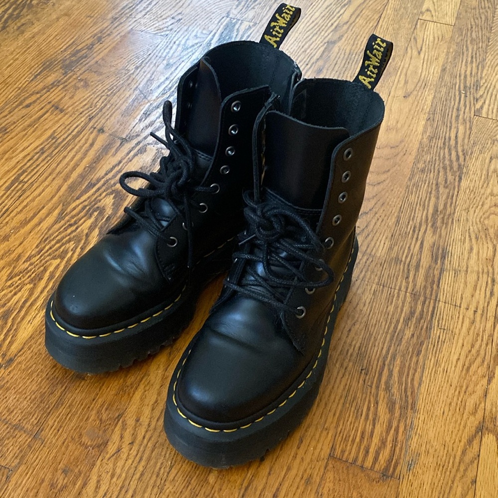 black platform docs dr. martens